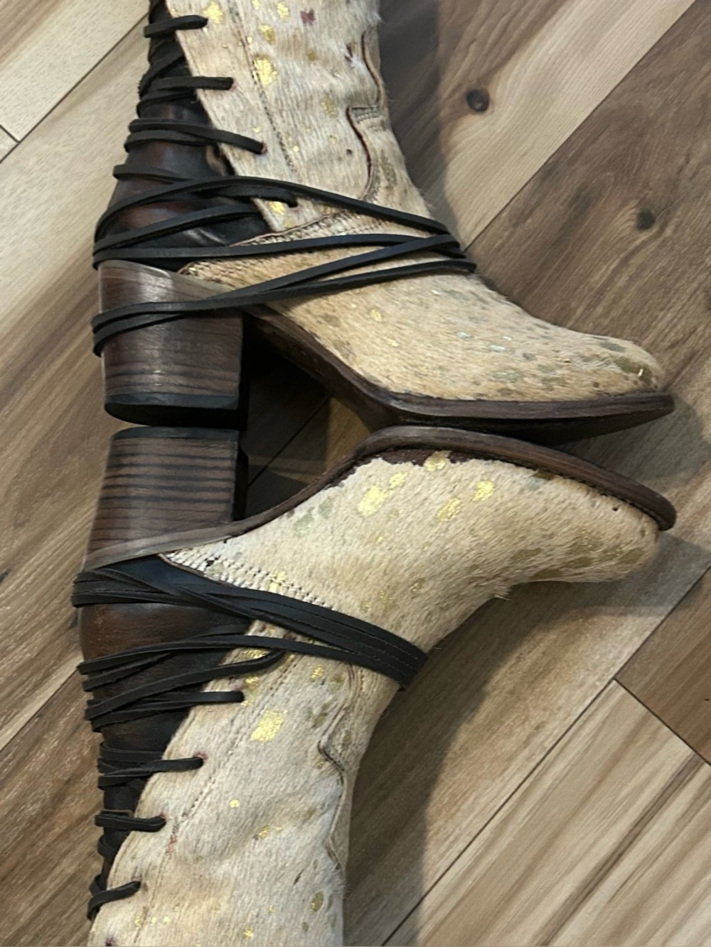 RARE Freebird Coal Calf Hide Light Cream with Gold Spots Lace-Up Leather Boot 9 - Picture 12 of 16